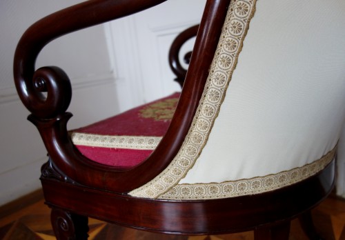 19th century - Pair of mahogany gondola armchairs circa 1830 stamped by Jeanselme