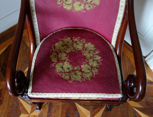 Antiquités - Pair of mahogany gondola armchairs circa 1830 stamped by Jeanselme