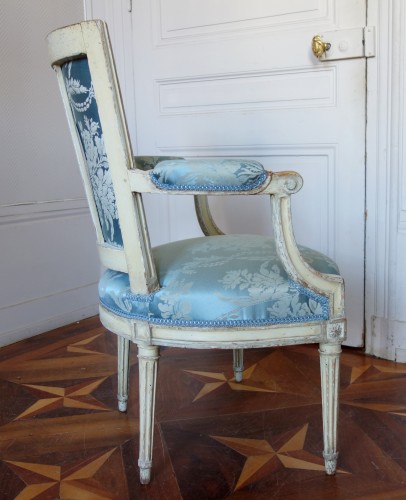 Antiquités - Series of 4 armchairs cabriolets Louis XVI stamped by Marc Gautron