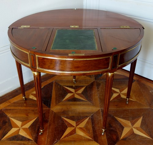 Late 18th century mahogany half-moon shaped 5 usages table - 