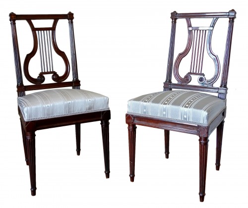 Delaisement : pair of mahogany Louis XVI chairs, lyra-shaped backrest - sta