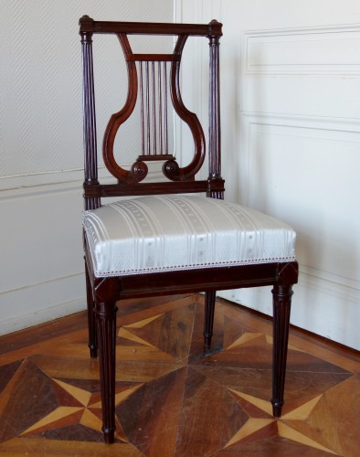 Delaisement : pair of mahogany Louis XVI chairs, lyra-shaped backrest - sta - Seating Style Louis XVI
