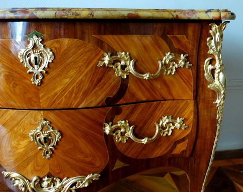 Antiquités - Louis XV marquetry commode stamped by Antoine Mathieu Criaerd