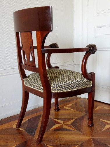 Seating  - Hemicycle armchair attributed to Demay - Consulate period