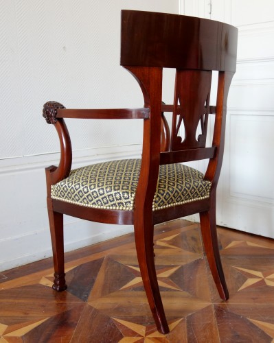 Fauteuil en hémicycle attribué à Demay - époque Consulat - GSLR Antiques