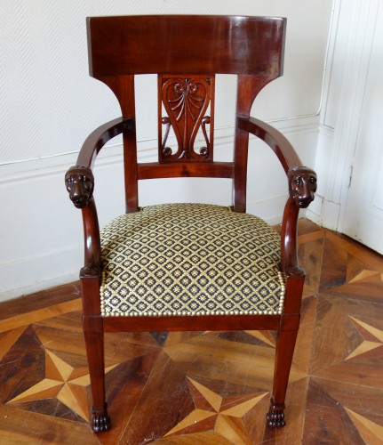 18th century - Hemicycle armchair attributed to Demay - Consulate period