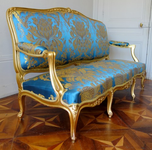 Mobilier de salon en bois doré sur le modèle du salon Pompadour à l'Elysée - GSLR Antiques