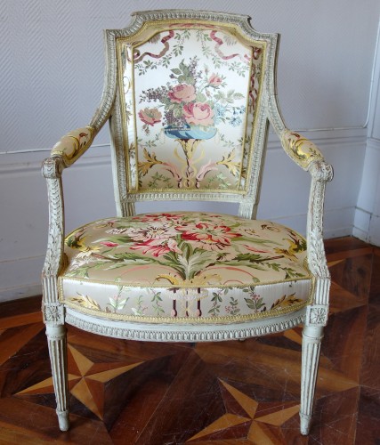 XVIIIe siècle - Paire de fauteuils Cabriolets Louis XVI estampille de Claude Séné