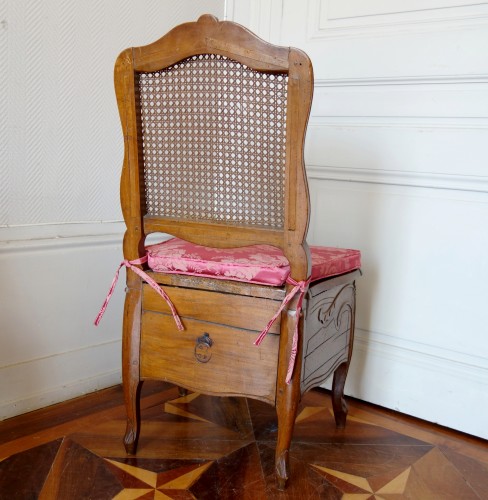 Chaise percée de Compiègne, estampille de Henri Amand époque Louis XV - Sièges Style Louis XV