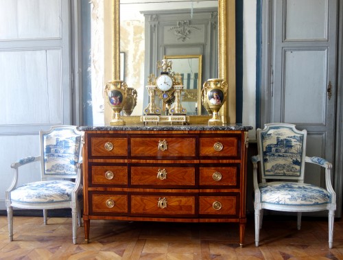 Antiquités - Commode Louis XVI en marqueterie estampillée de Claude Magnien