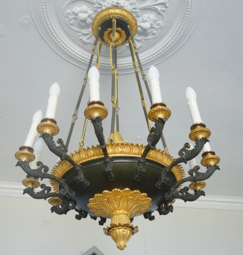 Luminaires Lustre - Grand lustre à l'antique en bronze circa 1820-1830