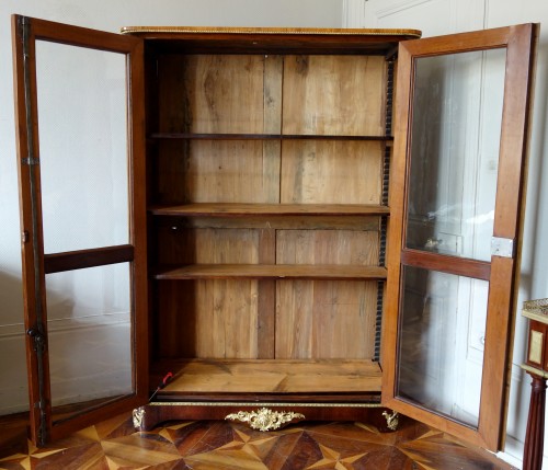 Vitrine Bibliothèque d'époque Louis XV - estampille François Garnier - Louis XV