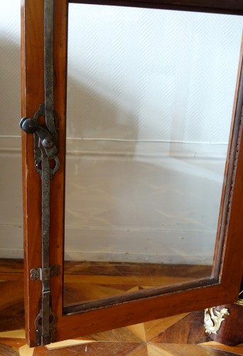 Antiquités - Louis XV bookcase - stamped François Garnier