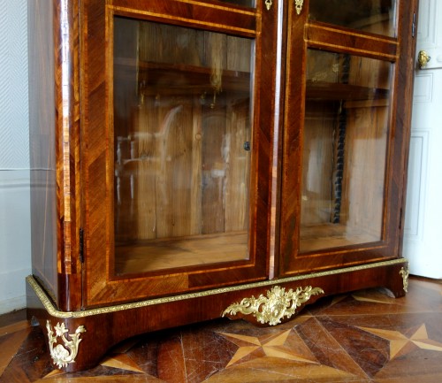 Antiquités - Vitrine Bibliothèque d'époque Louis XV - estampille François Garnier