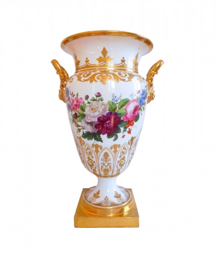 Grand vase cratère en porcelaine polychrome et or d'époque Charles X