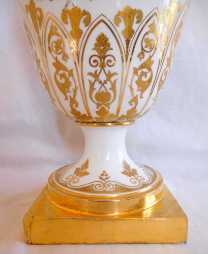 Grand vase cratère en porcelaine polychrome et or d'époque Charles X - Restauration - Charles X