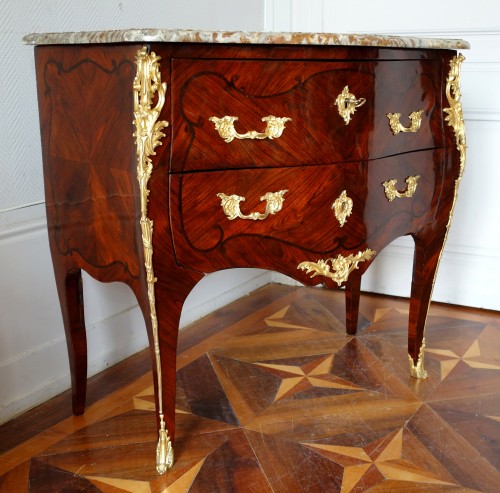 Commode sauteuse Louis XV en bois de violette - Mobilier Style Louis XV