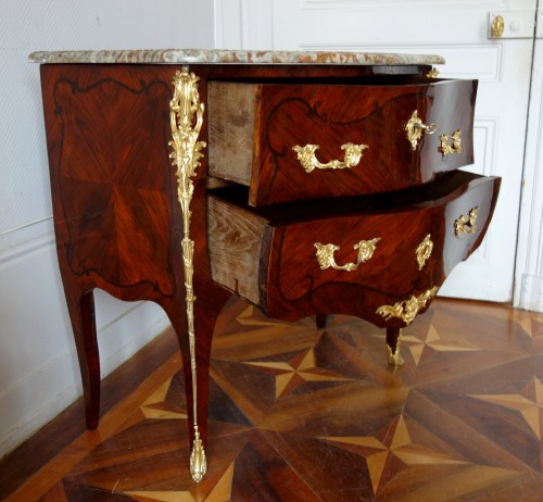 Commode sauteuse Louis XV en bois de violette - GSLR Antiques