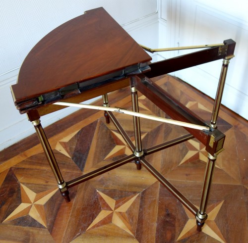  - Table mécanique formant table à jeu et encoignure vers 1880 - signée Balny