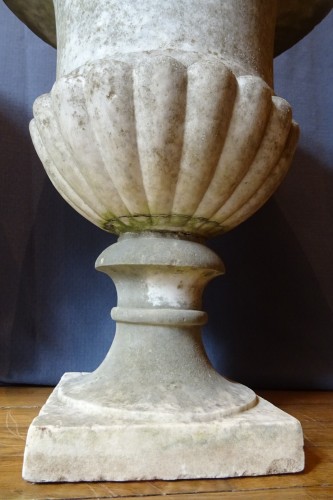 Paire de vases Médicis en marbre blanc fin XVIIIe siècle - Louis XVI