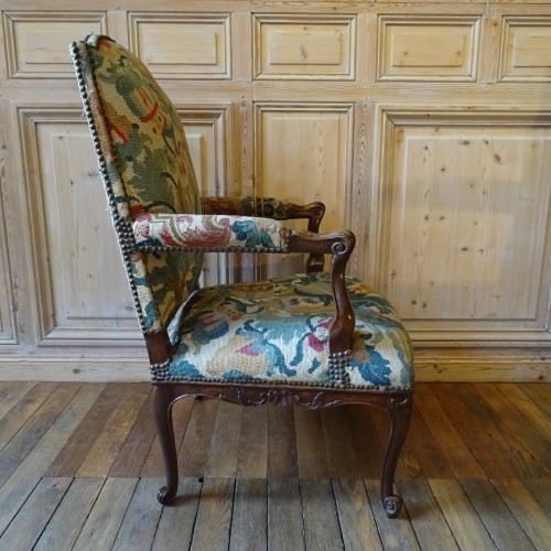 Paire de fauteuils en chêne à dossier plat d'époque Régence - Sièges Style Régence