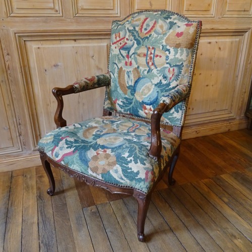Sièges Fauteuil & Bergère - Paire de fauteuils en chêne à dossier plat d'époque Régence