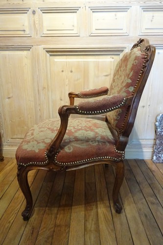 Sièges Fauteuil & Bergère - Paire de fauteuils à la Reine Louis XV estampillés D. Lheureux