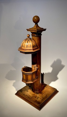 Masterpiece model of a Pulpit in Walnut - Napoléon III