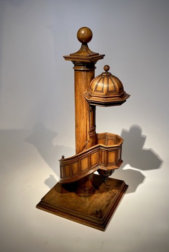 Napoléon III - Masterpiece model of a Pulpit in Walnut