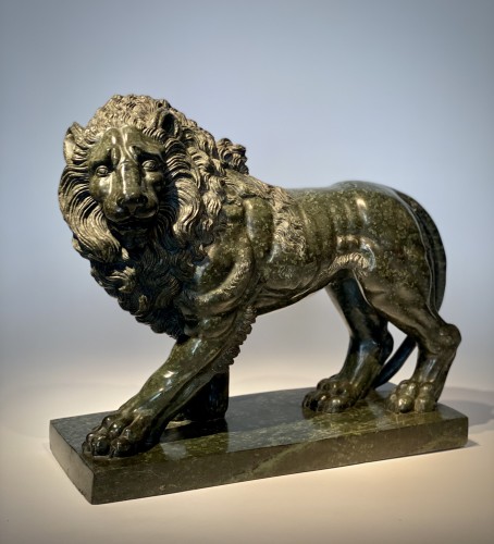 Grand Tour Lion en Serpentine - Sculpture Style Napoléon III