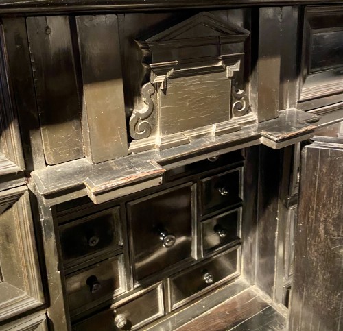 Cabinet en placage d'ébène, Italie XVIIe siècle - Herwig Simons Fine Arts