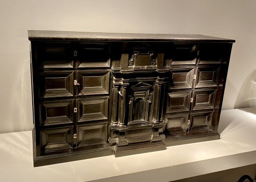 Cabinet en placage d'ébène, Italie XVIIe siècle - Louis XIII