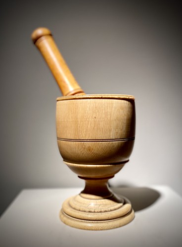 17th century - Superb German Apothecary&#039;s Ivory Turned Mortar and Pestle