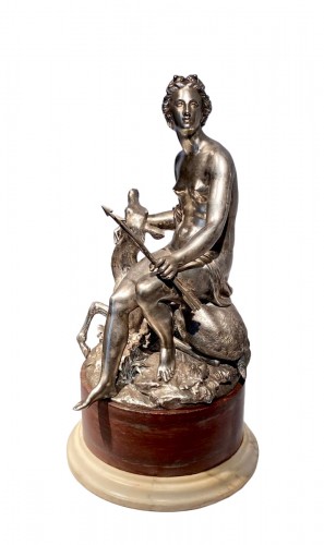 Sculpture en bronze argenté de Diane chasseresse