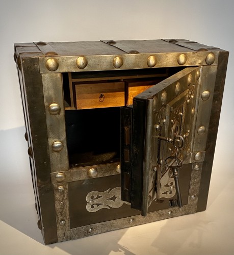 Curiosities  - Cassaforte - Strongbox, Italy early 19th century