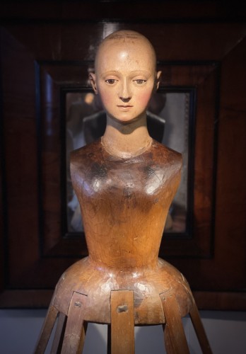 Madonne du XVIIIe siècle, Capipote, figure de Santos - Herwig Simons Fine Arts