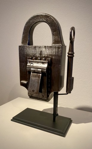 Late 17th century Iron Padlock with Knight Mascaron - 