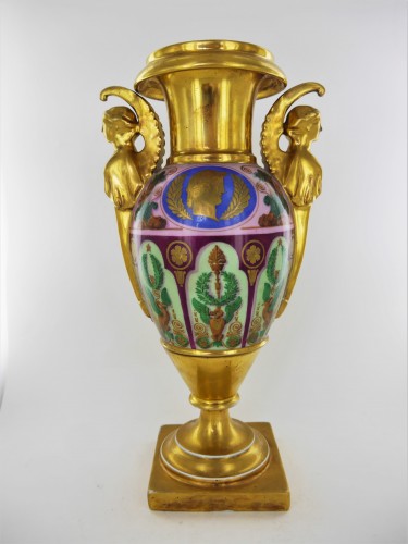 Céramiques, Porcelaines  - Vase Empire en porcelaine de Paris