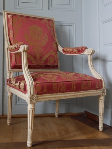 Fauteuil par Boulard provenant du Palais de Fontainebleau - Igra Lignum