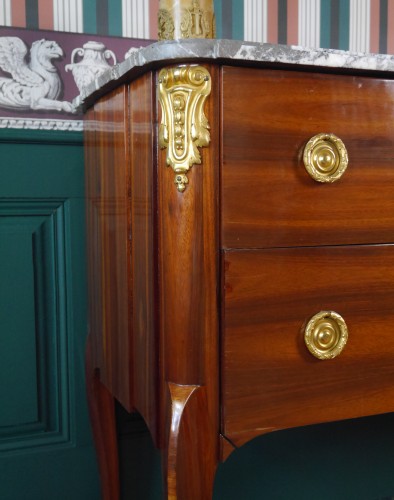A Transition chest of drawers stamped CC Saunier - 