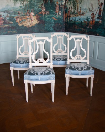 Antiquités - Suite of four Louis XVI dining chairs