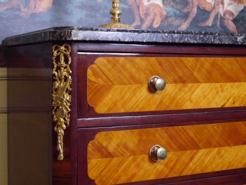 Commode Louis XVI estampillée Montigny - Mobilier Style Louis XVI