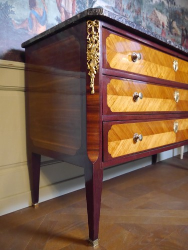 Commode Louis XVI estampillée Montigny - Igra Lignum