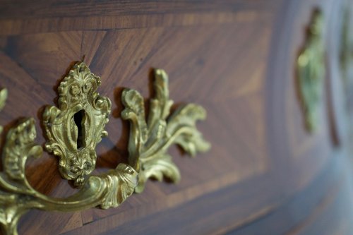 Commode tombeau d'époque Louis XV estampillée de C. I. Dufour - Igra Lignum