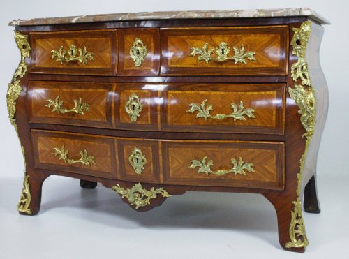 Commode tombeau d'époque Louis XV estampillée de C. I. Dufour - Louis XV