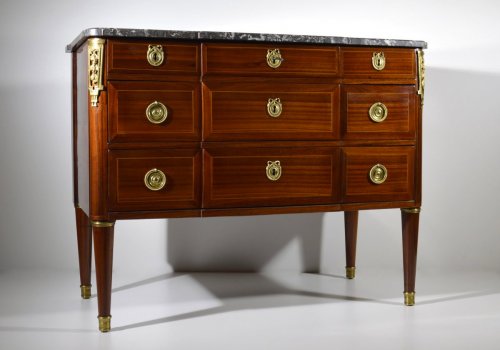 Grande commode "à la grecque" estampillée P. Garnier - Mobilier Style Louis XVI