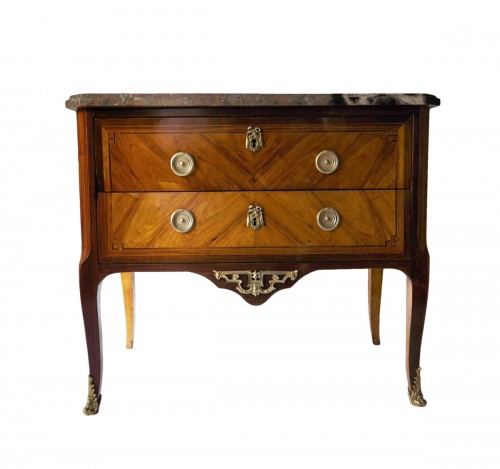 Commode sauteuse par Etienne Avril