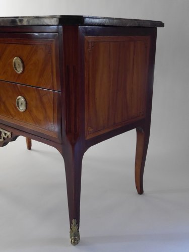 Commode sauteuse par Etienne Avril - Igra Lignum