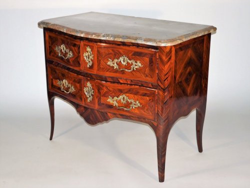 A Régence chest of drawers stamped by Marchand - 