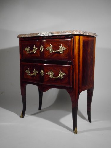 Petite commode sauteuse estampillée G Schwingkens - Igra Lignum